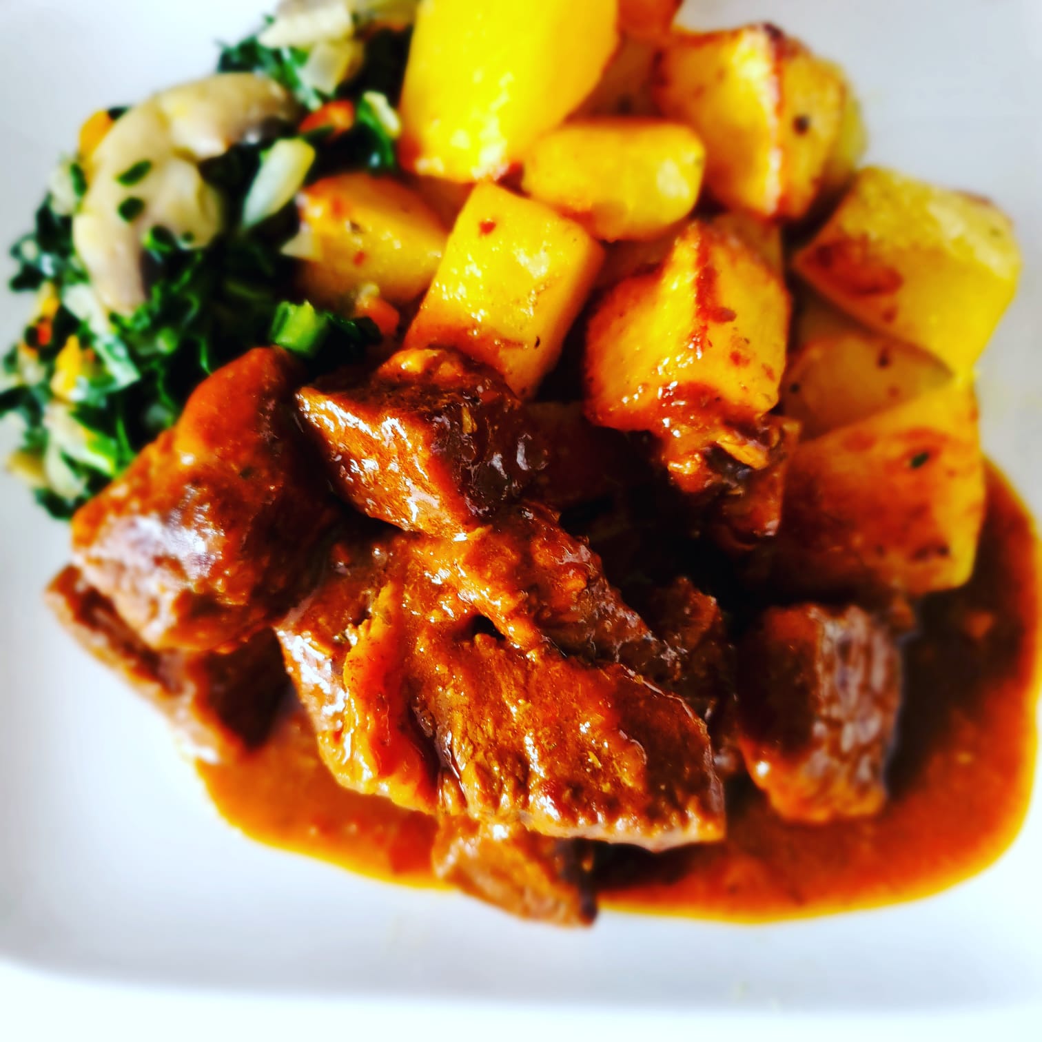 Tender Beef Steak with Creamy Mushroom Sauce & Spiced Mixed Vegetables